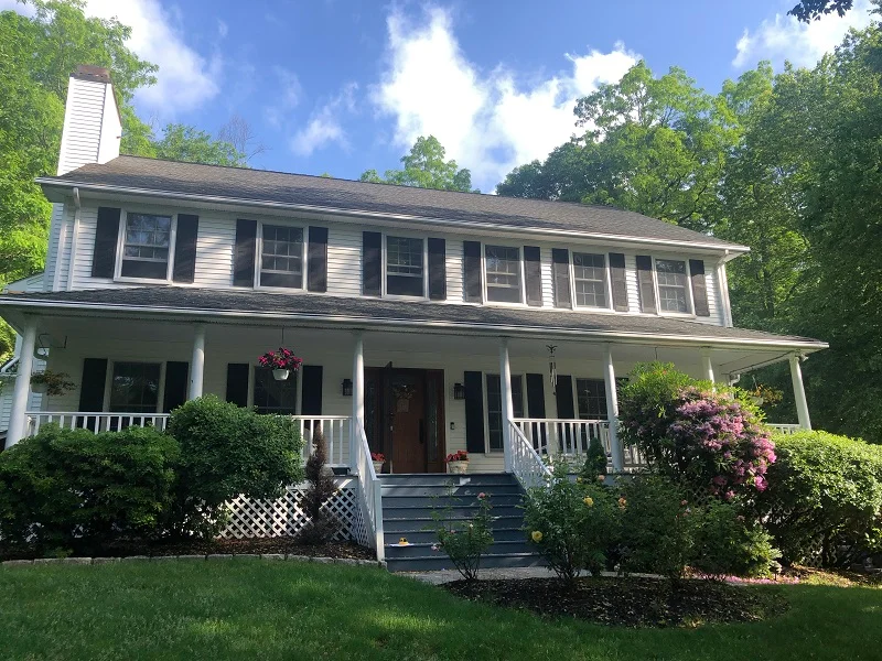 Cortlandt Manor, NY colonial home needing new windows